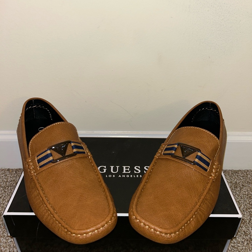 GUESS MEN’S SIZE 10 LOAFERS BRAND NEW NEVER BEEN WORN
